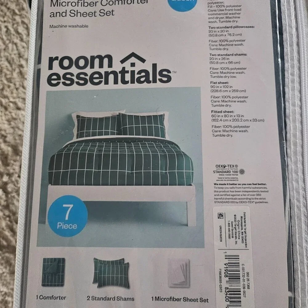 Room Essentials Reversible Comforter & Sheet Set Dark Green 7 Pieces Queen New